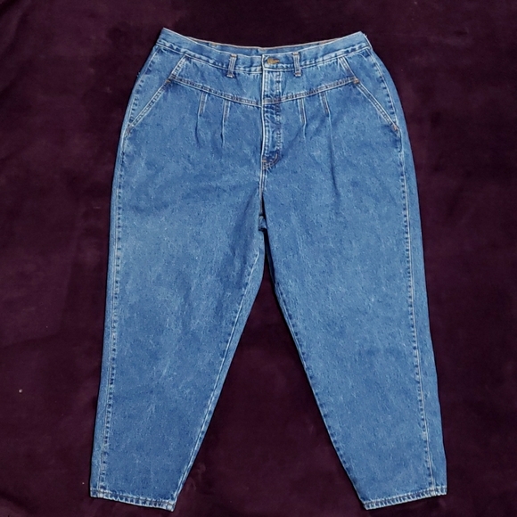 Vintage Denim - RARE!! Vintage Plus Size Chic High Rise Curvy Straight Taper Pleated "Mom" Jeans